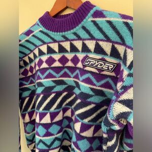 Vintage SPYDER sweater, great for outdoors, size Large